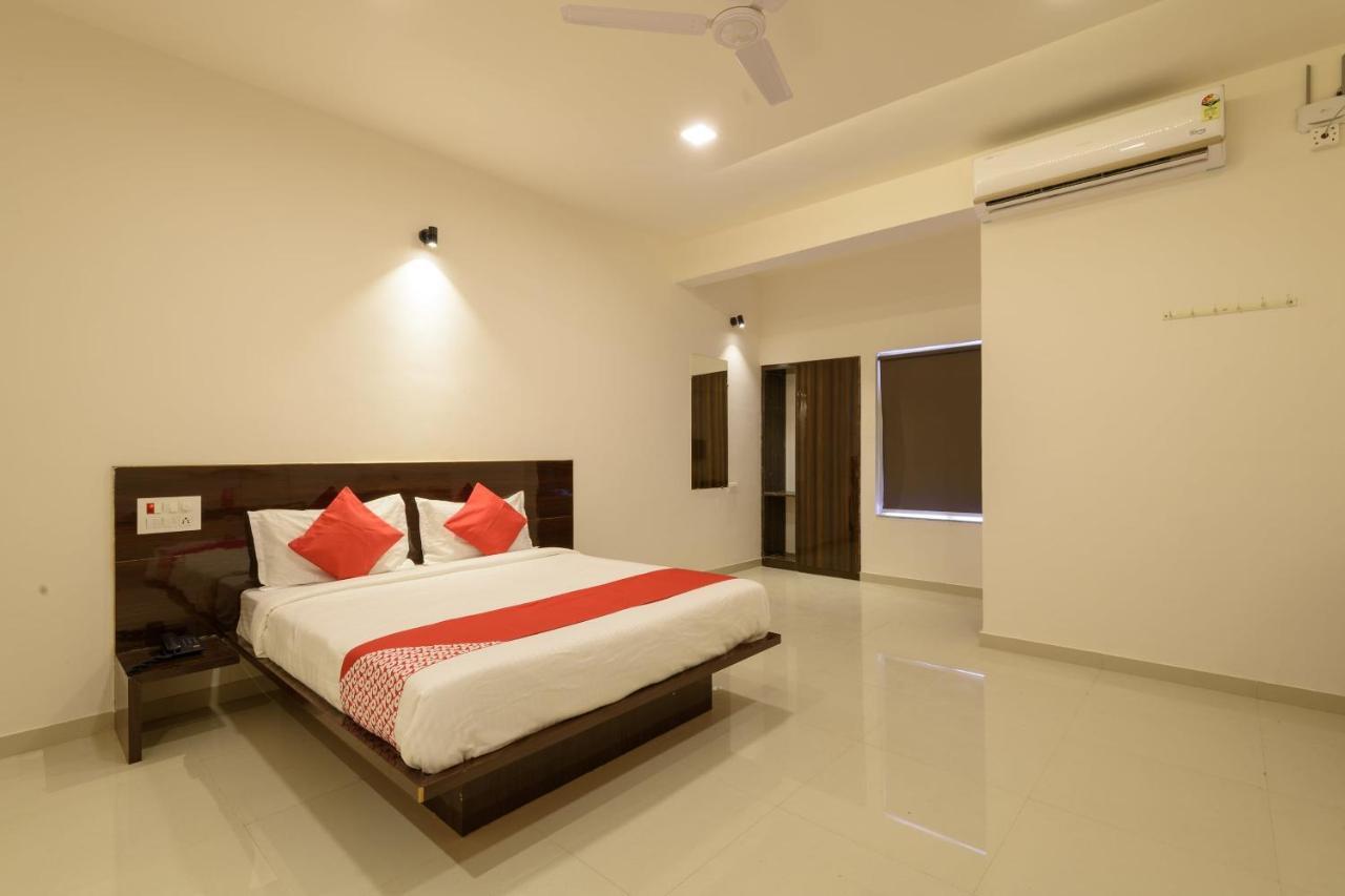 Oyo 22964 Kundan Lawns Hotel Shirdi Zewnętrze zdjęcie