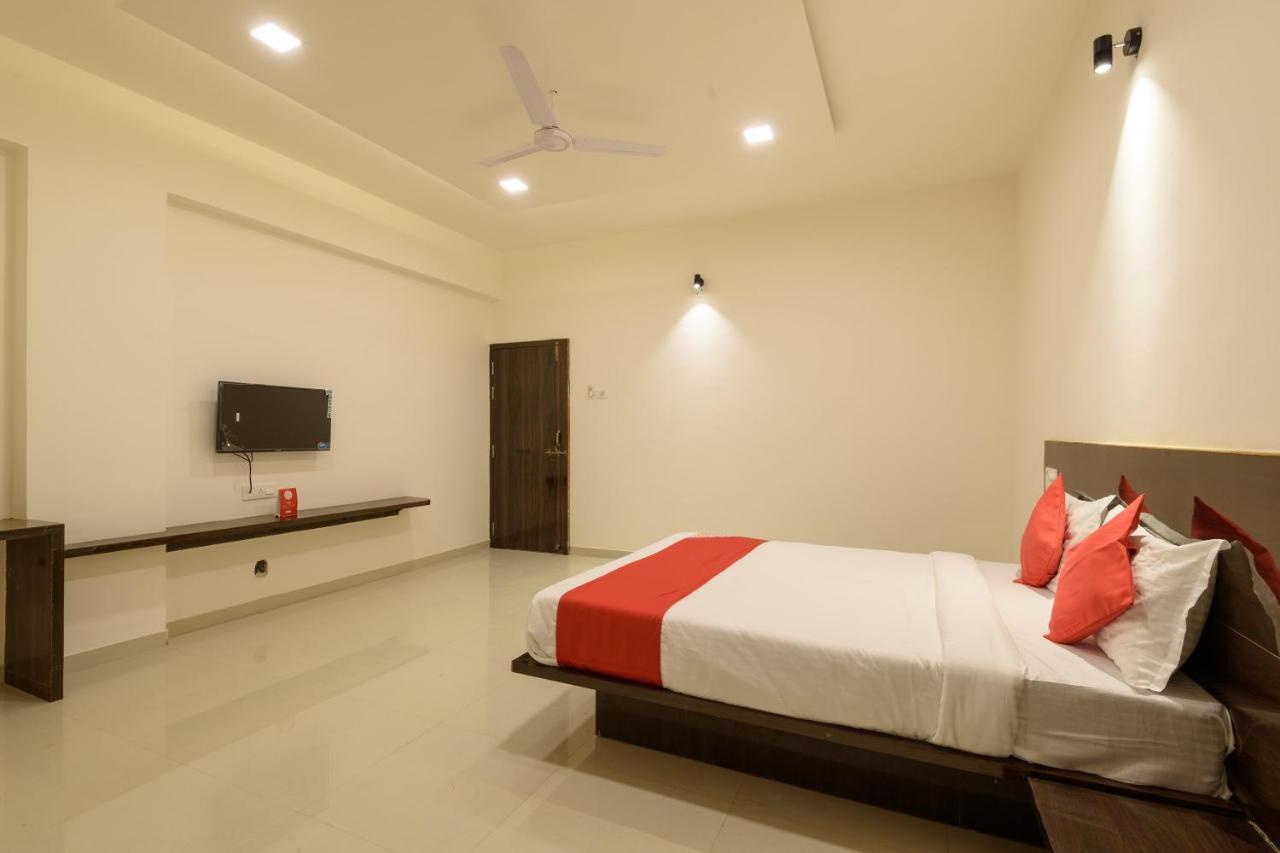 Oyo 22964 Kundan Lawns Hotel Shirdi Zewnętrze zdjęcie