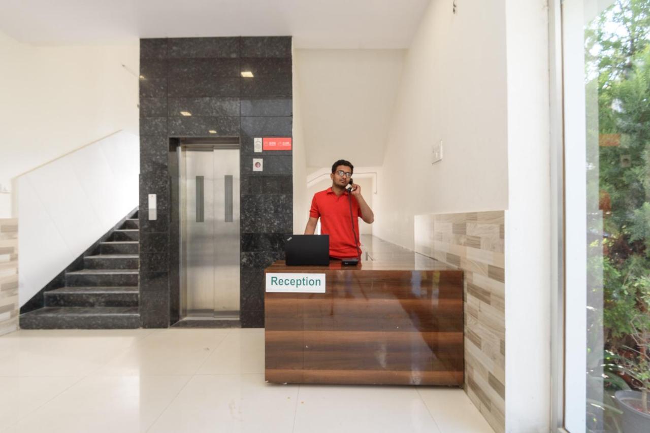 Oyo 22964 Kundan Lawns Hotel Shirdi Zewnętrze zdjęcie