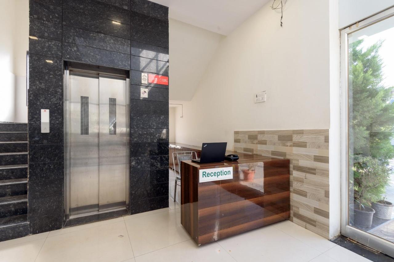 Oyo 22964 Kundan Lawns Hotel Shirdi Zewnętrze zdjęcie